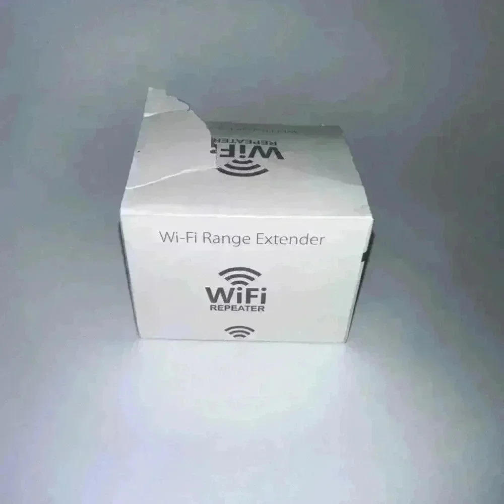 Wi-Fi Range Extender 300Mbps / White / New in Box/Box is Damaged/Device is NEW